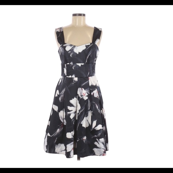White House Black Market Dresses & Skirts - White House Black Market Black Floral Print Dress